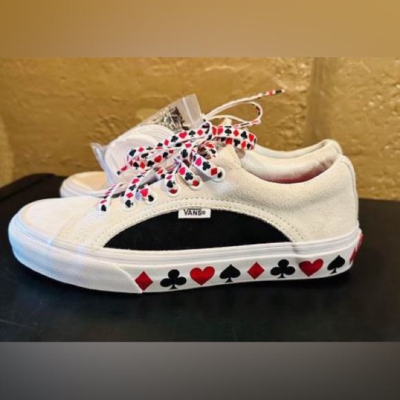 Vans x Urban Outfitters Limited Edition Playing Card Shoes - Picture 2 of 3